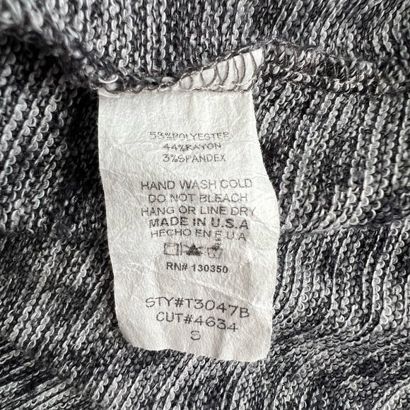 Peppermint Women’s Knit Gray Marled Cold Shoulder Cutout Sweater Pullover Size S - Picture 4 of 10